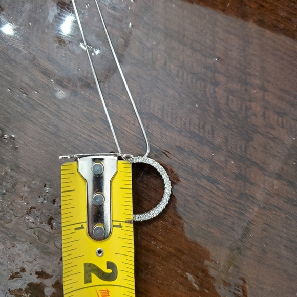 *N 📿 Rhinestone Circle Pendant Necklace - Picture 9 of 9